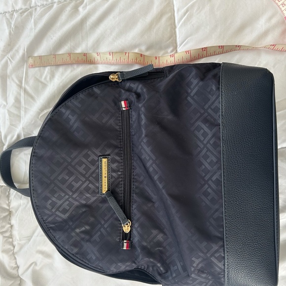 NWOT _ Tommy Hilfiger Sleek Urban Blue Backpack with Logo _ Medium Size - Picture 6 of 6